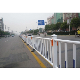丽江市市政道路护栏工程